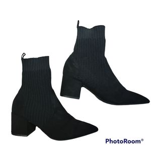 Forever 21 Size 6 Fitted Black Boots